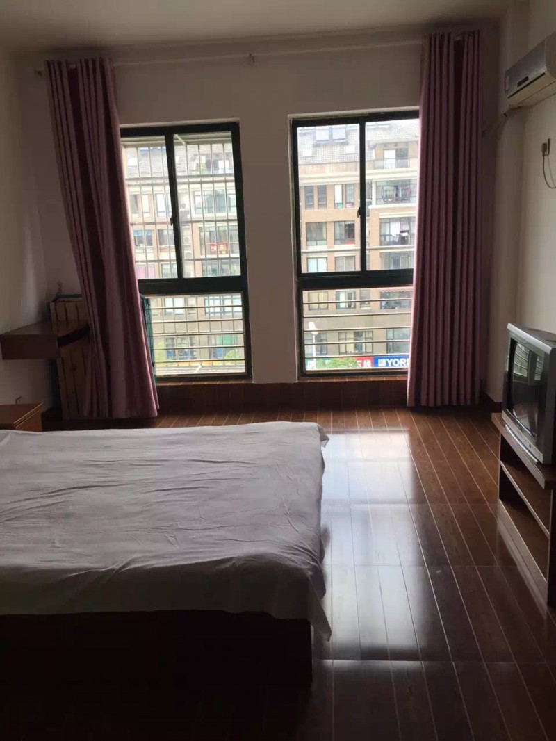 翠柳苑,40平米1200