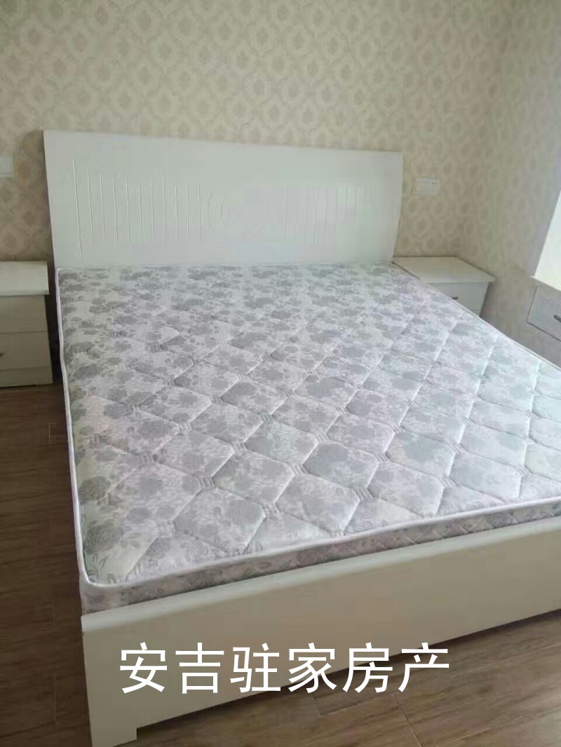 九州单身公寓  没怎么住过 2800/月   详情微信或者电话咨询