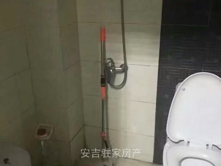 要投资的,要落户的,看过来!市中心位置,一小学区房,单身公寓,电梯房,带储藏室,31万包过户。已租1350