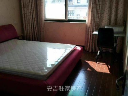 红枫苑实用面积120带车库三室精装只卖55万