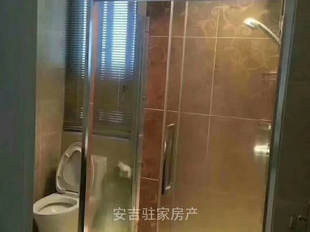 山水华庭豪华装修两室还带车库一小学区房只售96万哦
