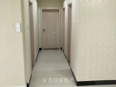 经典户型三室两卫新装修只卖107万新家园好位置哦
