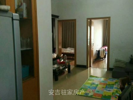 市中心2楼3室双阳台新厨房新卫生间只要68万哦