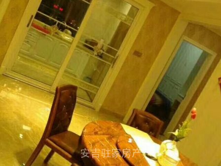 九州昌硕广场电梯房九楼东边套豪华装修3室2厅2卫只售180万一口价