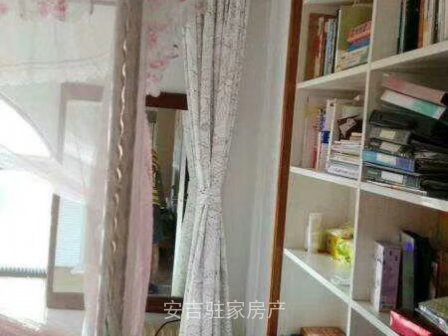 香溪堤岸六加阁三室一卫白色装修拎包入住只卖73万