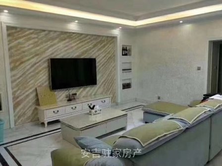 市区中心位置豪华装修步行街2楼3室2卫送大露台