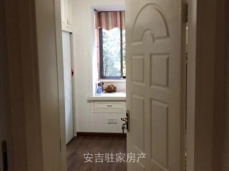 好位置好楼层尚城公馆2楼3室2卫豪华装修带大储藏室只售143万哦