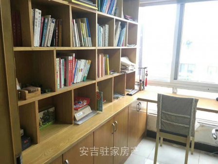 汇丰北苑精装两室带书房实面积120平只要60万一口价!
