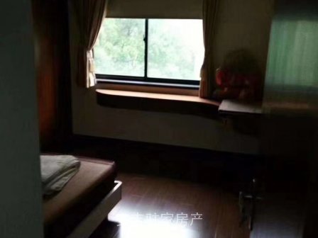 县政府边上精装三室只要2500半年付哦