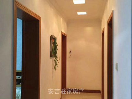 锦绣家园四楼3室2厅2卫还带储藏室精装修只卖108万