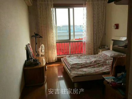 锦绣家园四楼3室2厅2卫还带储藏室精装修只卖108万