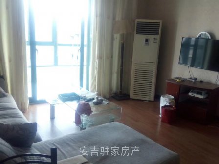 竹海御景城电梯房14楼3室2厅2卫月租只要2300