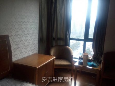 竹海御景城电梯房14楼3室2厅2卫月租只要2300