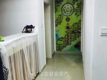 红枫苑三楼三室两厅两卫高档装修还带储藏室只卖130万