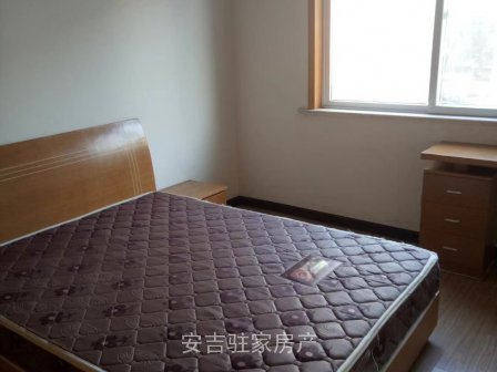 市中心位置天平花园三室两卫精装修拎包入住只租2800