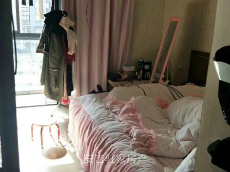 山水华庭朝南带阳台单身公寓精装还带车位包税37万一口价