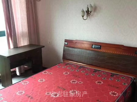 丹桂苑四楼单身公寓56方精装拎包入住每月1400半年付