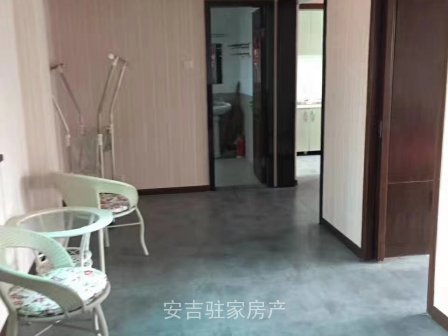 丹桂苑四楼单身公寓56方精装拎包入住每月1400半年付