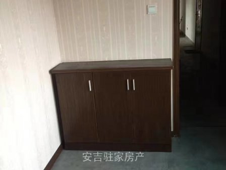 丹桂苑四楼单身公寓56方精装拎包入住每月1400半年付