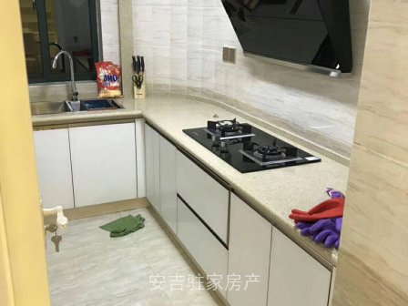 没时间装修的看过来!竹海御景电梯房11楼全新豪华装修只要133万!