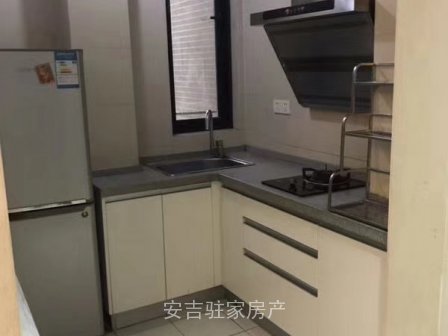 市中心位置浦源悦府单身公寓电梯房八楼第一次出租朝东只要2200
