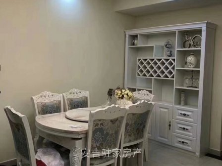 美颂广场二楼全新婚装拎包入住只要145万包过户哦不要错过!