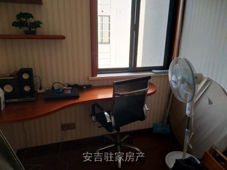 下扇商品房四楼全新装修三房大阳台还带储藏室只要60万