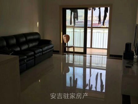 朗里花园五楼三室一卫精装修2500