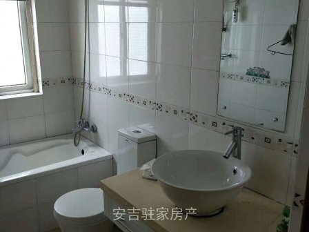 市中心位置龙禧公寓3室2卫精致装修只要2200快来抢吧手慢无