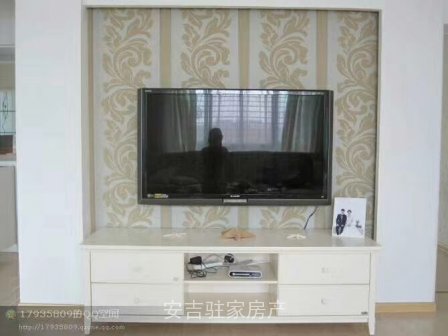 市中心位置人民路商业广场四楼124方豪华装修带车位和储藏室因房东急卖只挂135万