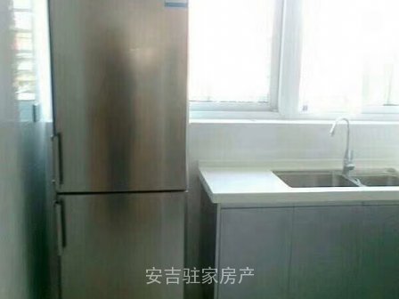 市中心位置人民路商业广场四楼124方豪华装修带车位和储藏室因房东急卖只挂135万