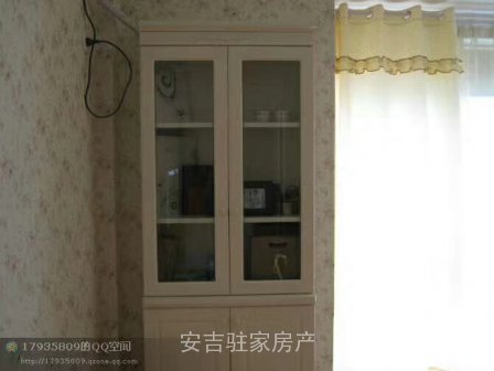 市中心位置人民路商业广场四楼124方豪华装修带车位和储藏室因房东急卖只挂135万