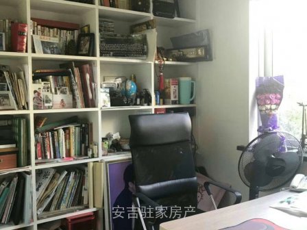 山水华庭多层二楼140方豪华装修带储藏室带车库只要160万