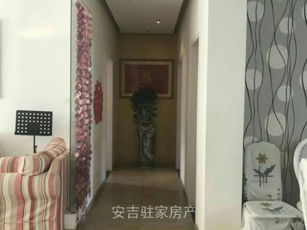 山水华庭多层二楼140方豪华装修带储藏室带车库只要160万