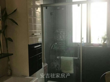 山水华庭多层二楼140方豪华装修带储藏室带车库只要160万
