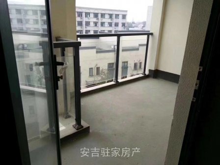 塘埔佳苑3室2厅2卫118平,还有大阳台,全新毛胚房四楼,户型好只卖80万。