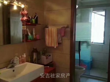 红枫苑118方,五楼相当于四楼,还有地下车库,保养非常好108万一口价。