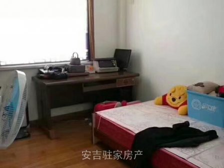 红枫苑118方,五楼相当于四楼,还有地下车库,保养非常好108万一口价。