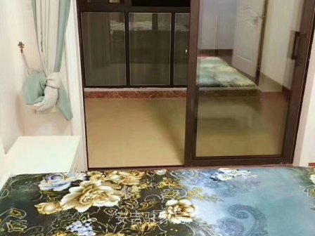 又来一套豪装的急售万华公馆电梯房9楼,豪华装修,带车位只要135万。