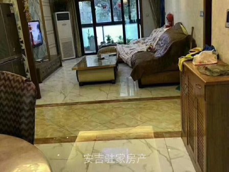 维多利亚一楼东边套豪装带车位和储藏室只要158万。